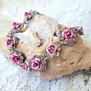 Vtg Avon Nina Ricci Silver Tone Pink Metallic Rose Rhinestone Necklace Signed